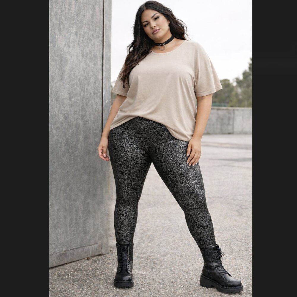 Y2K Torrid Leggings 3X Leopard Animal Print Black Silver Shimmer Stretch USA VTG